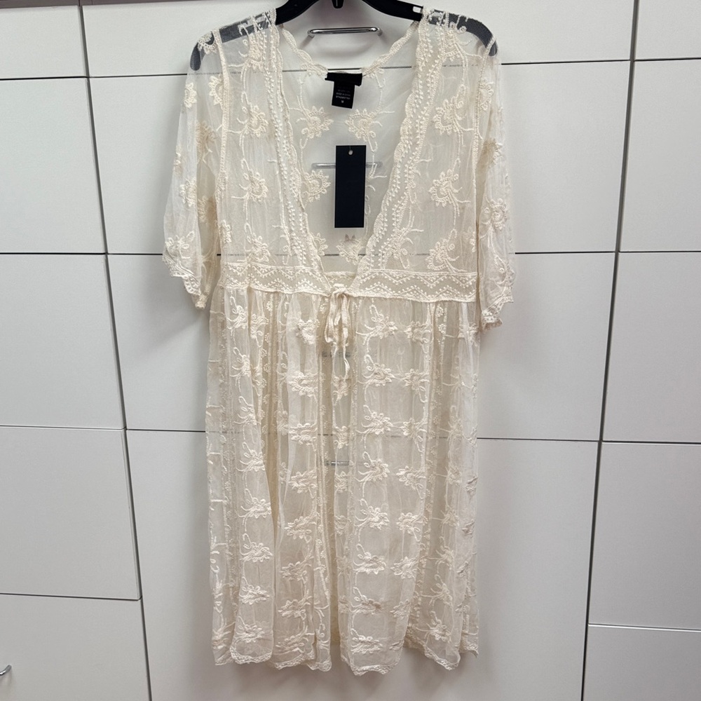 Chic Cream Lace Kimono